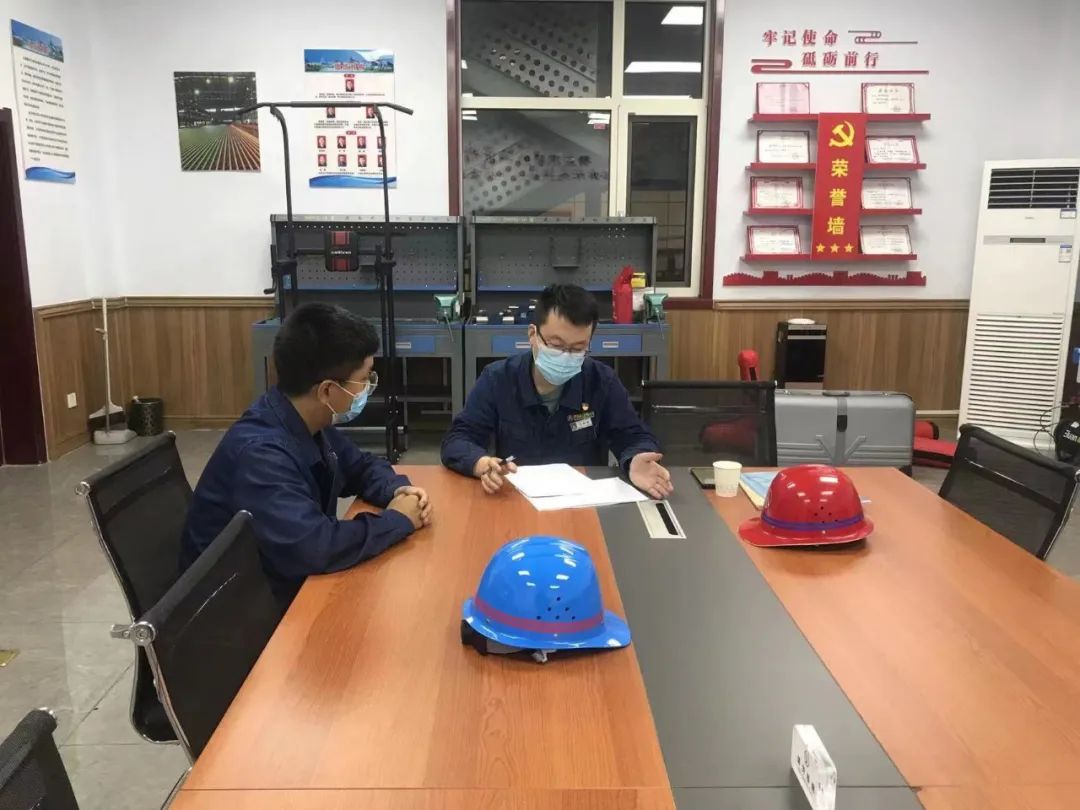 筑夢鋼鐵 一起向未來 ——龍鋼公司2022年新入職大學生迎新側(cè)記